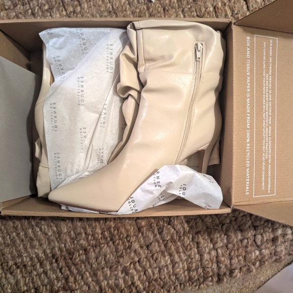 Wide calf boots - Picture 3 of 4